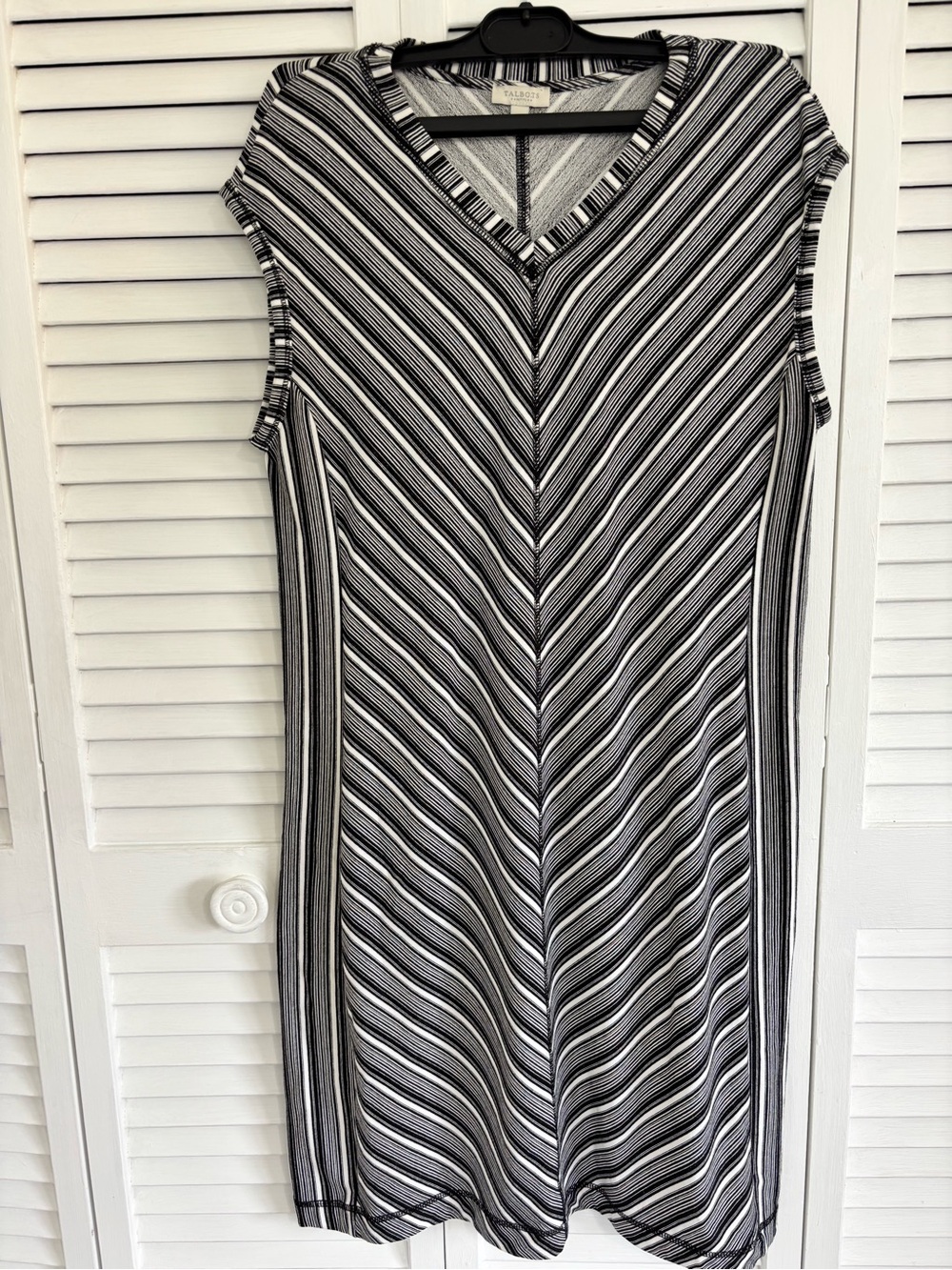 Talbots Women’s Petite Mis-Summer Chevron Dress Size S Black Laid-Back Style